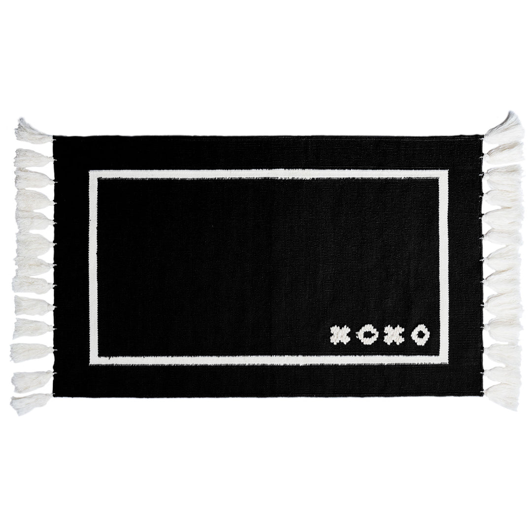 XOXO Cosmos Black 3' x 5' Hand-Woven Rug